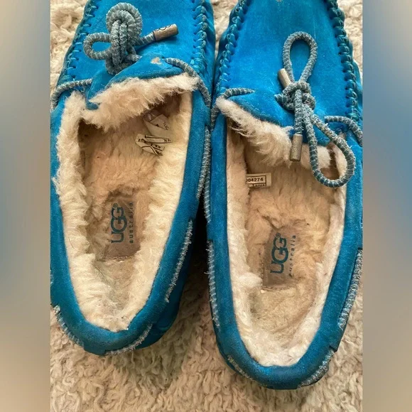 Blue UGG slippers women’s size 6 - Picture 2 of 5